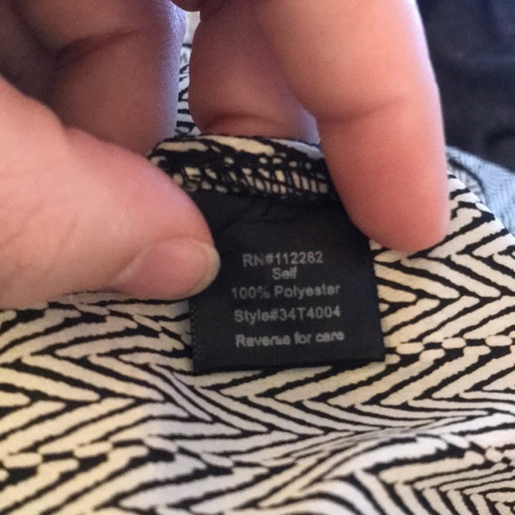 4/$25 De Rigueur chevron career 3/4 sleeve blouse - Picture 5 of 5